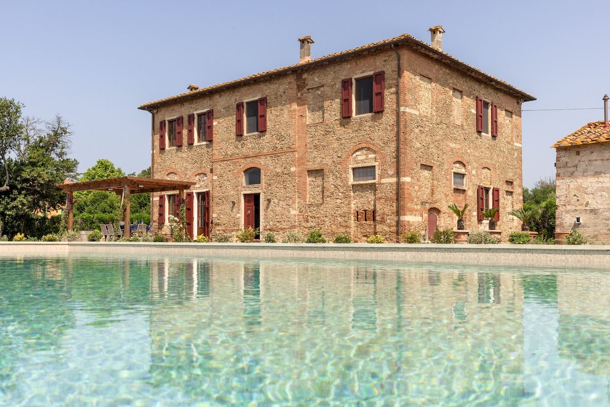 Photo 1 of 10 — Grapevine Days,Cecina,Tuscany,Italy