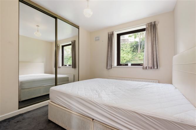 11 The Laurels, Main Street, Rathfarnham, Dublin 14