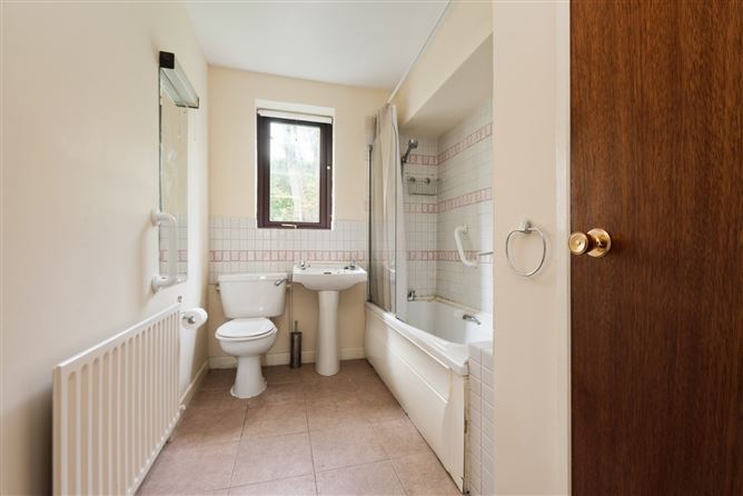 11 The Laurels, Main Street, Rathfarnham, Dublin 14