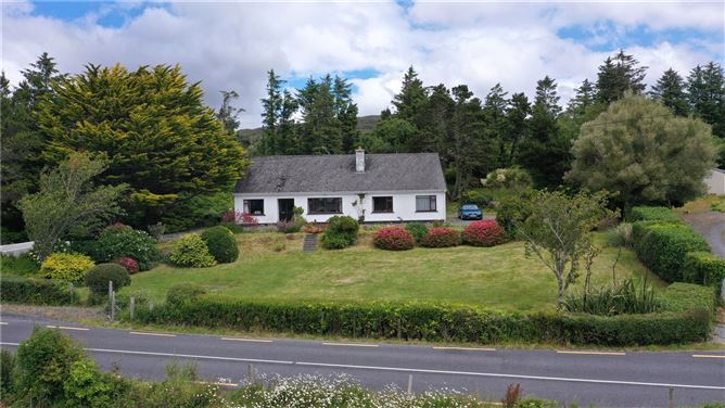 Abhainn Mhor Lodge, Toombeola, Derradda West, Roundstone, Co. Galway