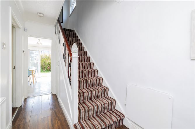 https://photos-a.propertyimages.ie/media/4/2/9/4927924/7533db19-2704-42a6-8273-c69219465139_l.jpg