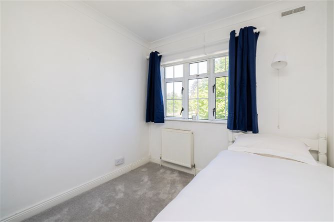 https://photos-a.propertyimages.ie/media/4/2/9/4927924/7533db19-2704-42a6-8273-c69219465139_l.jpg