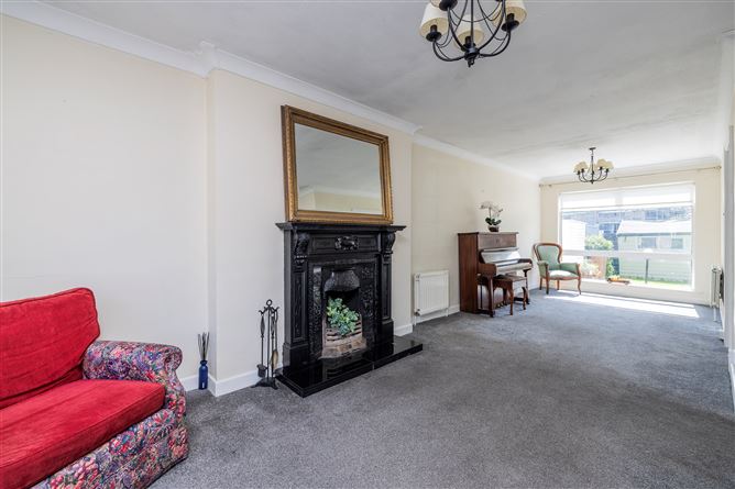 https://photos-a.propertyimages.ie/media/4/2/9/4927924/7533db19-2704-42a6-8273-c69219465139_l.jpg