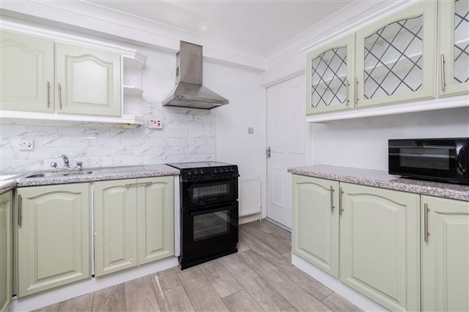 https://photos-a.propertyimages.ie/media/4/2/9/4927924/7533db19-2704-42a6-8273-c69219465139_l.jpg