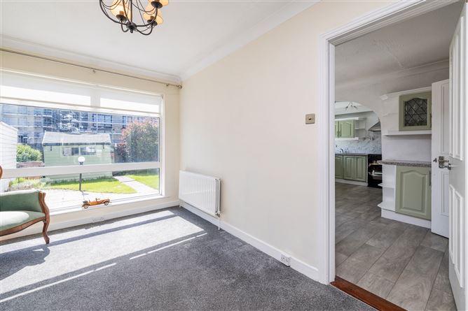 https://photos-a.propertyimages.ie/media/4/2/9/4927924/7533db19-2704-42a6-8273-c69219465139_l.jpg