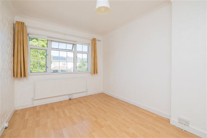 https://photos-a.propertyimages.ie/media/4/2/9/4927924/7533db19-2704-42a6-8273-c69219465139_l.jpg