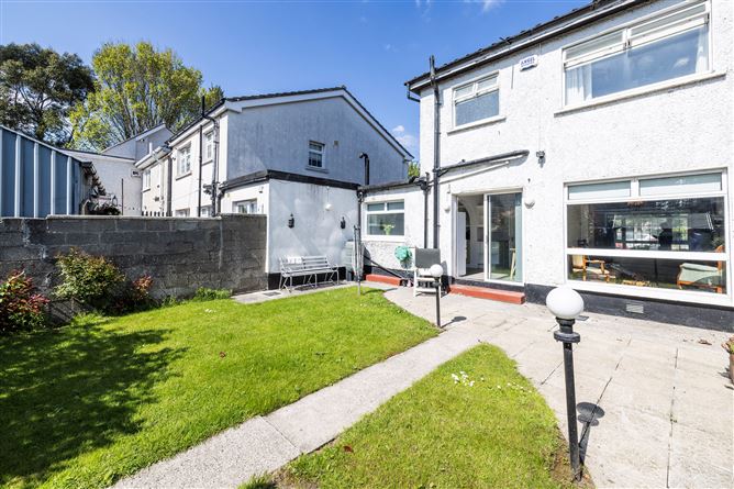 https://photos-a.propertyimages.ie/media/4/2/9/4927924/7533db19-2704-42a6-8273-c69219465139_l.jpg
