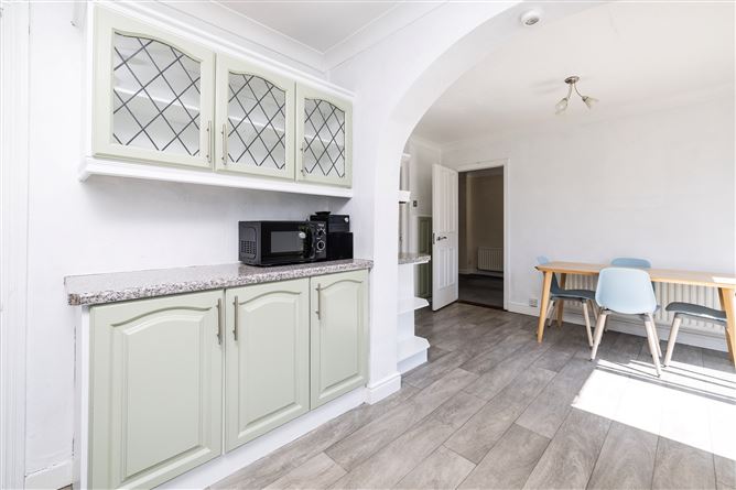 https://photos-a.propertyimages.ie/media/4/2/9/4927924/7533db19-2704-42a6-8273-c69219465139_l.jpg