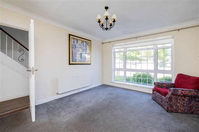 https://photos-a.propertyimages.ie/media/4/2/9/4927924/7533db19-2704-42a6-8273-c69219465139_l.jpg