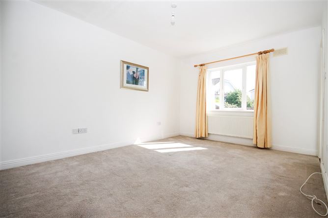 10 Woodstown Drive, Knocklyon, Dublin 16