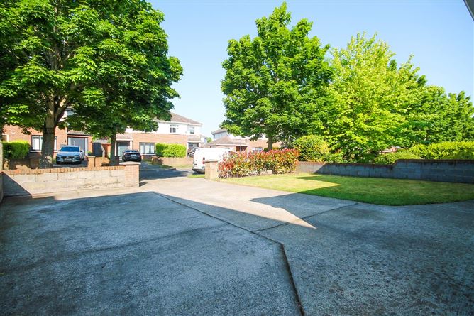 10 Woodstown Drive, Knocklyon, Dublin 16