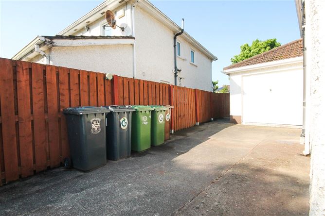 10 Woodstown Drive, Knocklyon, Dublin 16