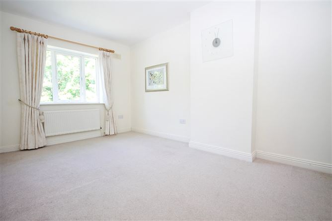 10 Woodstown Drive, Knocklyon, Dublin 16