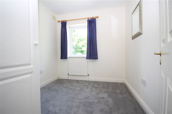 10 Woodstown Drive, Knocklyon, Dublin 16