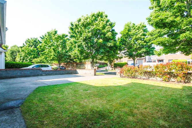 10 Woodstown Drive, Knocklyon, Dublin 16