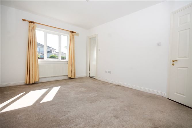 10 Woodstown Drive, Knocklyon, Dublin 16
