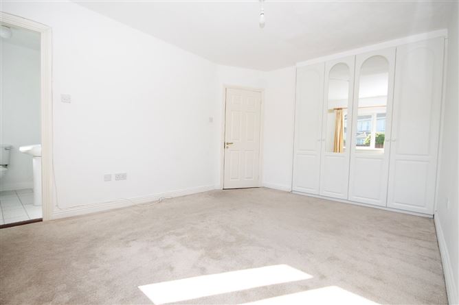 10 Woodstown Drive, Knocklyon, Dublin 16