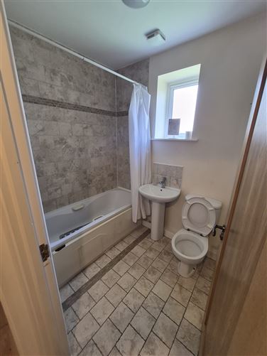 Photo 17 of 18 — 32 Latchford Close, Clonsilla, Dublin 15