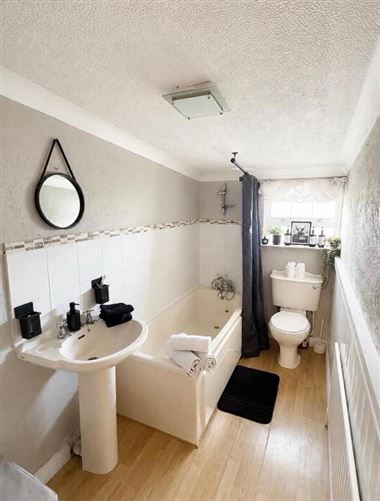 Photo 15 of 22 — 27 St Finnians Avenue, Ardfinnan, Tipperary