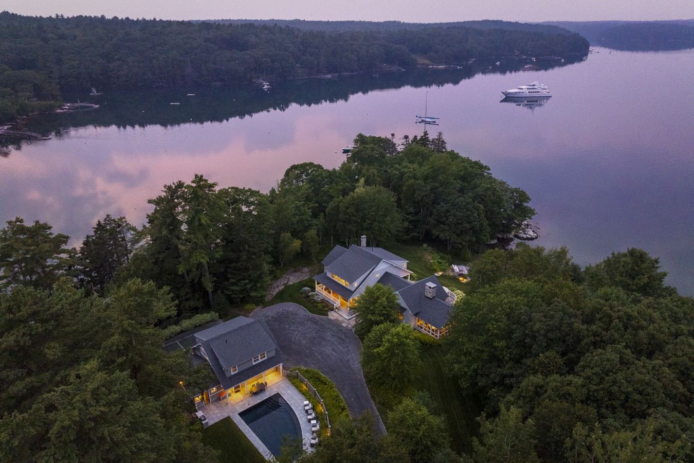 Photo 1 of 25 — The Maine Lifestyle,Boothbay, Maine, USA