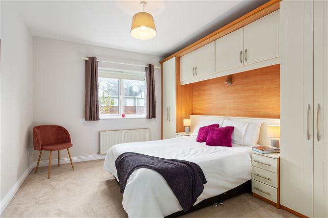 24 Castle Lawns, Kilgobbin Wood, Leopardstown, Sandyford, Dublin 18