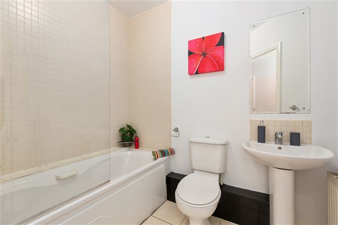 24 Castle Lawns, Kilgobbin Wood, Leopardstown, Sandyford, Dublin 18
