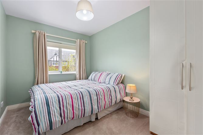 24 Castle Lawns, Kilgobbin Wood, Leopardstown, Sandyford, Dublin 18