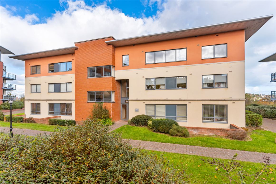Apartment, 120 East Courtyard, Tullyvale, Cabinteely