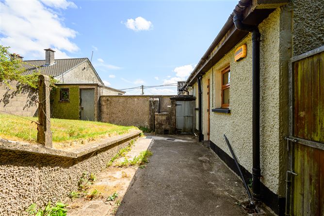 Photo 25 of 38 — 8 Inniscarra Road, Fairhill, Cork