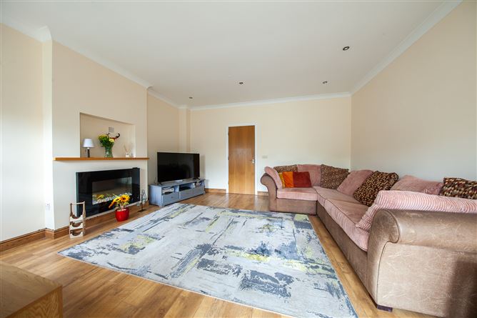 Photo 11 of 31 — 53 Castlegrange Green, Clonee, Dublin 15