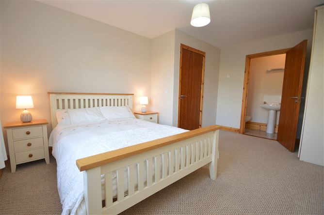 2 Ivy Court, Broomfield Village, Midleton, Cork