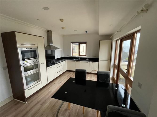 82, The Woods, Glounthaune, Cork