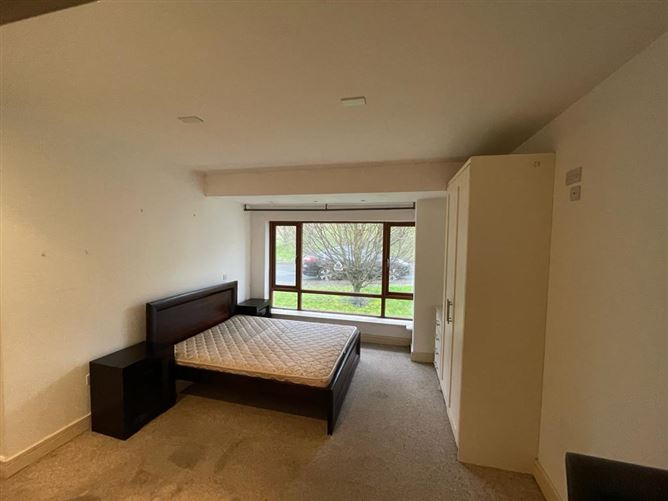 82, The Woods, Glounthaune, Cork