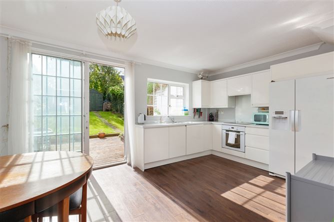 17 Castle Court, Clontarf, Dublin 3