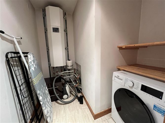 5 Cloncurry House, Spencer Dock, IFSC, Dublin 1
