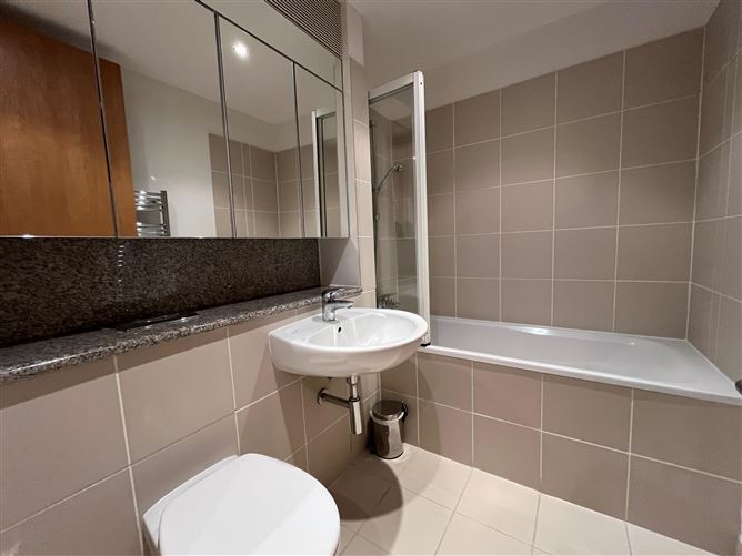 5 Cloncurry House, Spencer Dock, IFSC, Dublin 1