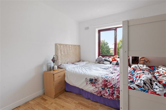35 The Green, Larch Hill, Dublin 17
