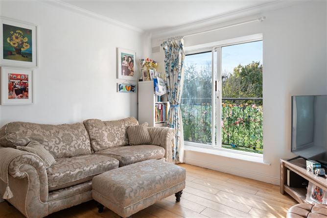 35 The Green, Larch Hill, Dublin 17