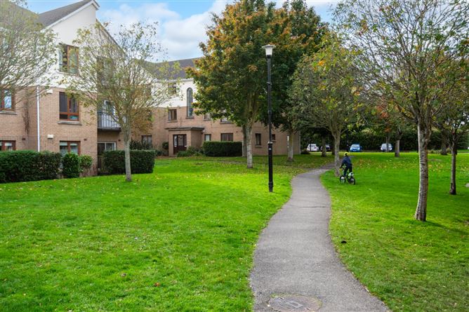 35 The Green, Larch Hill, Dublin 17