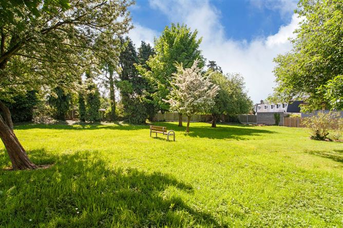 16 The Oaks, Stradbrook Hill, Blackrock, Co. Dublin