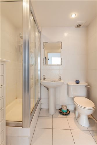 16 The Oaks, Stradbrook Hill, Blackrock, Co. Dublin