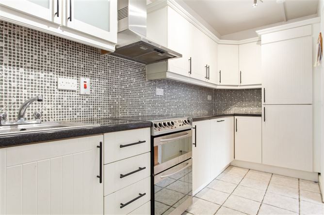 16 The Oaks, Stradbrook Hill, Blackrock, Co. Dublin