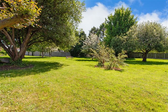 16 The Oaks, Stradbrook Hill, Blackrock, Co. Dublin