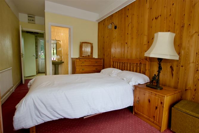 Lia Fail, Moor View, Athlone, Co. Westmeath