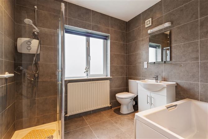 25 Woodbine Park, Booterstown, County Dublin