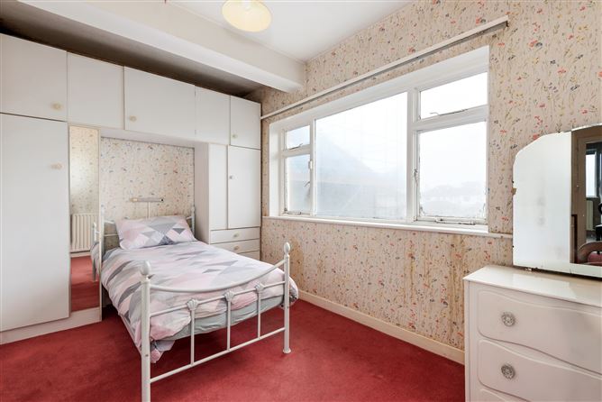 25 Woodbine Park, Booterstown, County Dublin