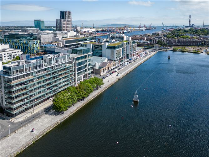 Photo 15 of 16 — 32 The Waterfront, Hanover Quay, Grand Canal Dk, Dublin 2