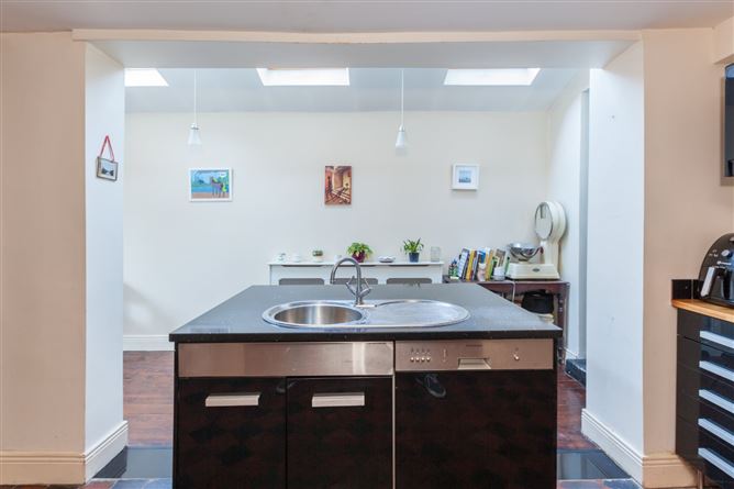 6 Glenard Avenue, North Circular Road, Dublin 7