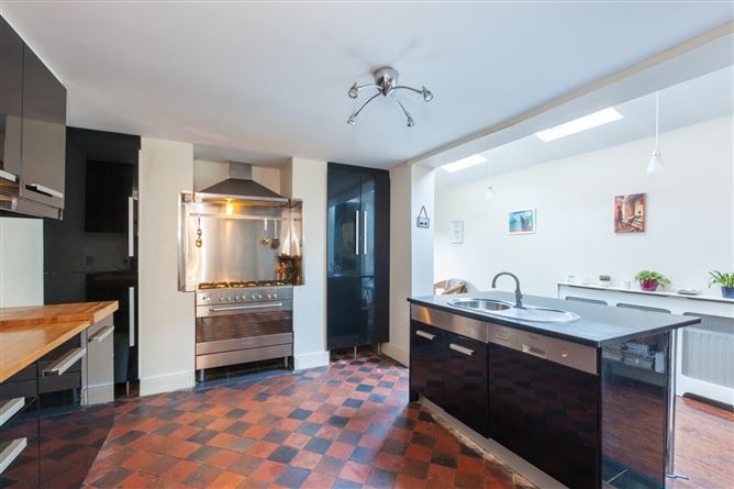 6 Glenard Avenue, North Circular Road, Dublin 7