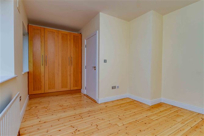 8b Walkinstown Green, Walkinstown, Dublin 12